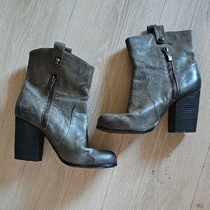 Vince Camuto Women's Gray Heeled Boots